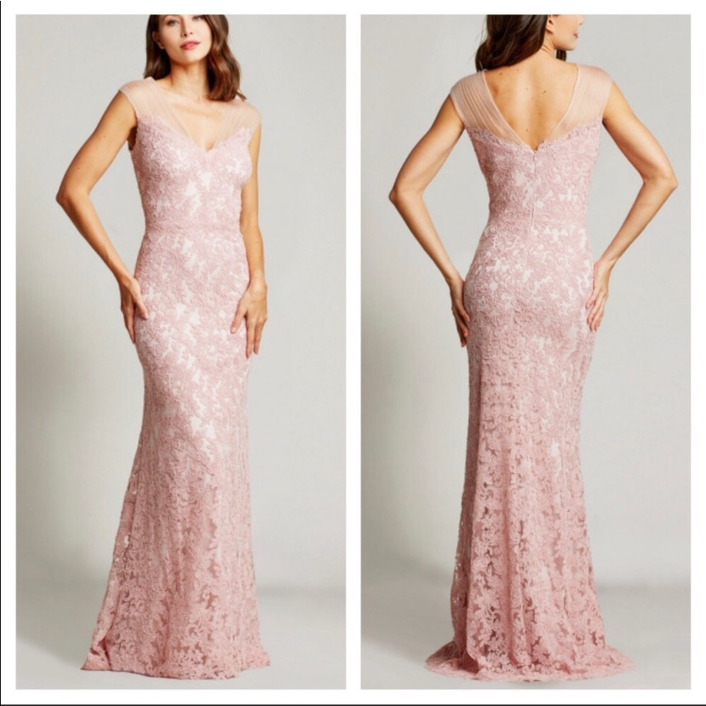 Tadashi shoji petal REINA EMBROIDERED GOWN
BPH19511L size 6